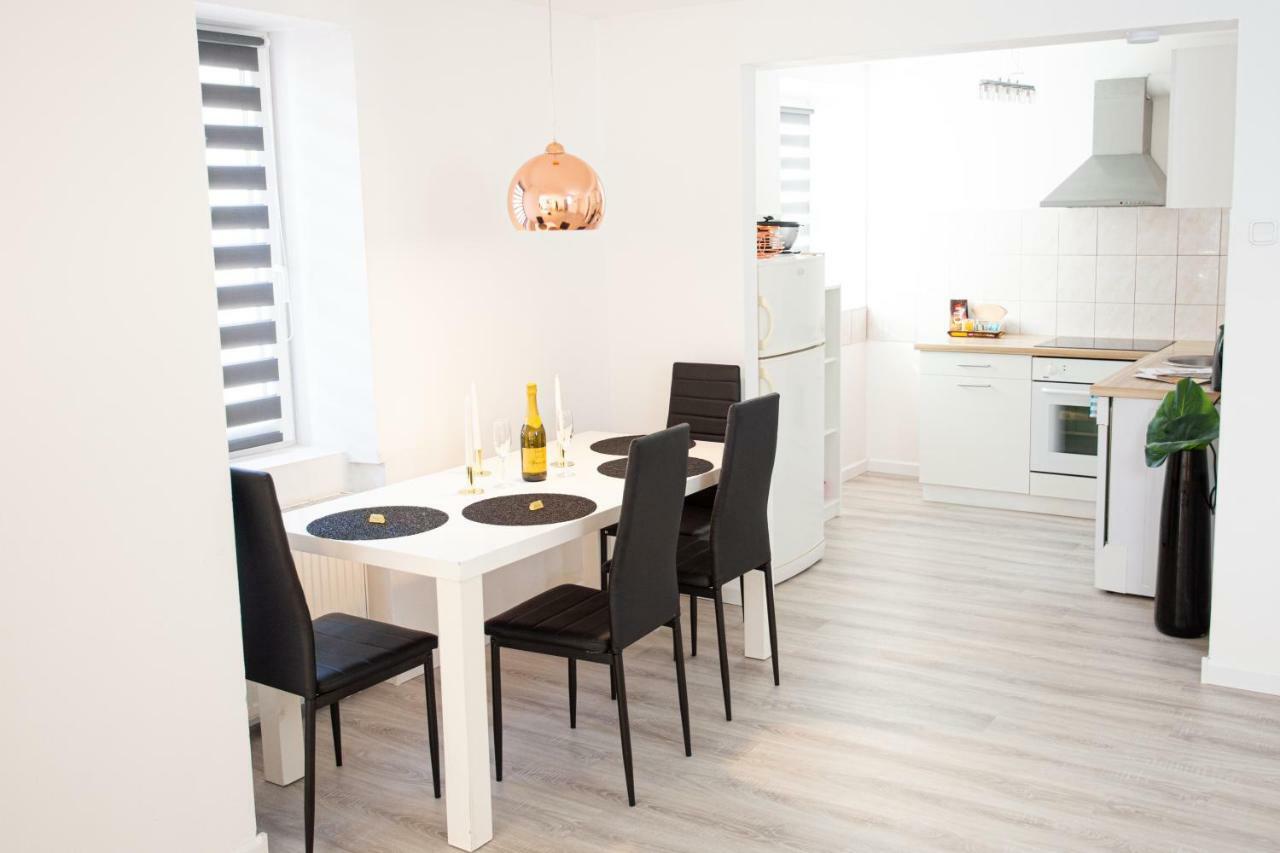 Villa Hillside Apartment Jesenice Exterior foto